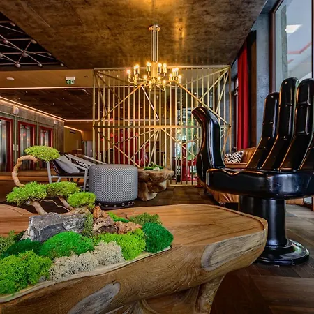 Отель Nosalowy Park & 5*
