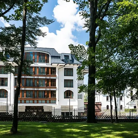 Nosalowy Park & Отель